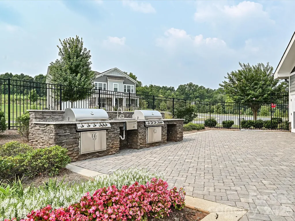 10038 Lilac Court Charlotte NC 28215