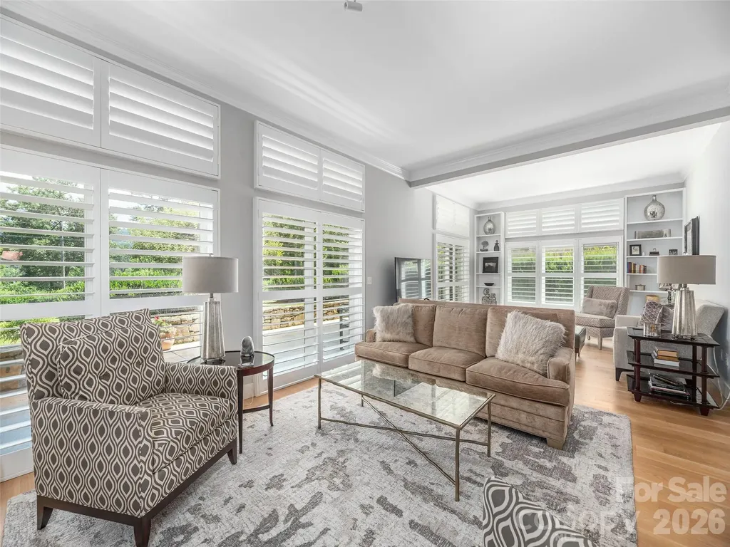 34 Dover Street Asheville NC 28804