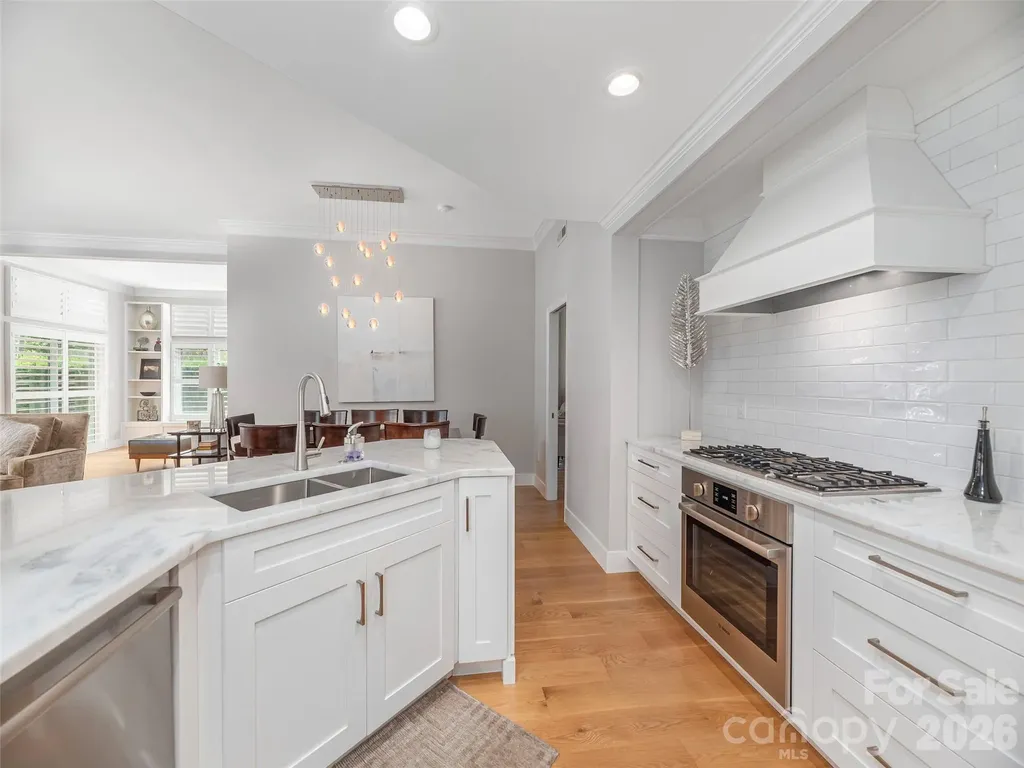 34 Dover Street Asheville NC 28804