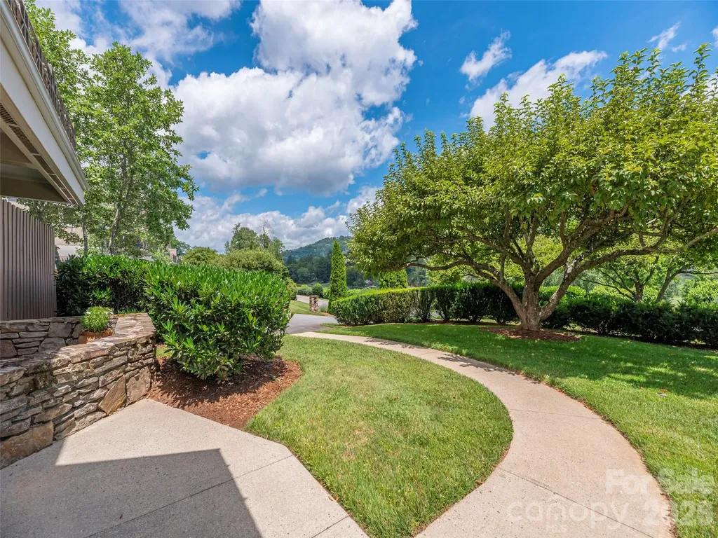 34 Dover Street Asheville NC 28804