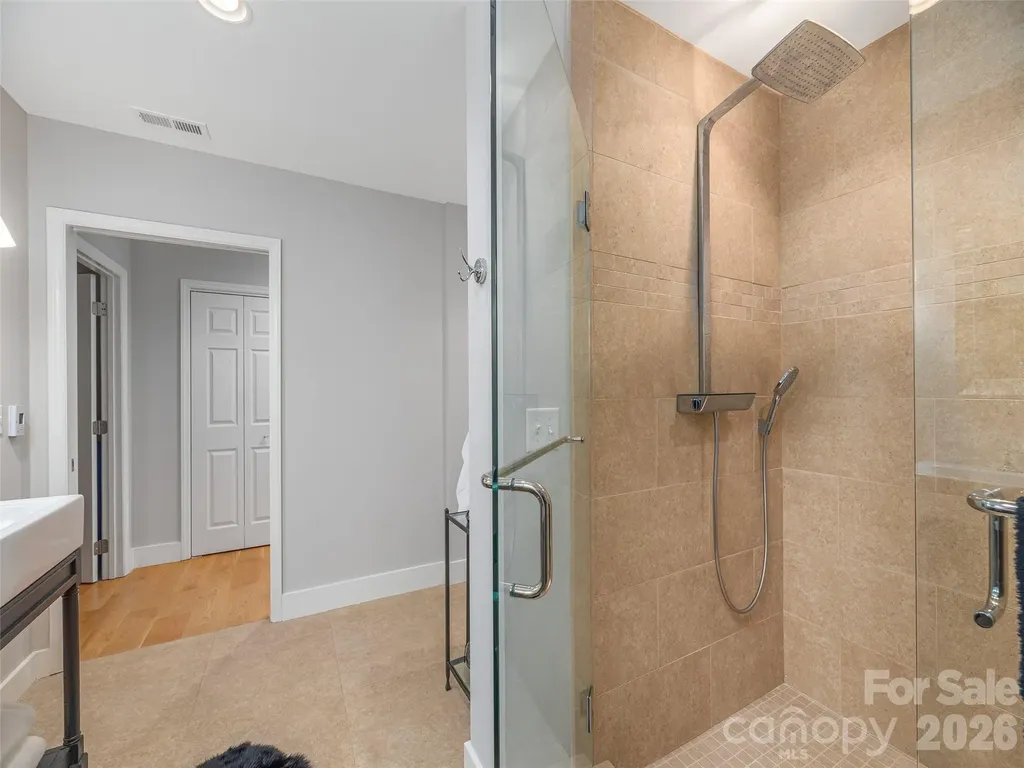 34 Dover Street Asheville NC 28804