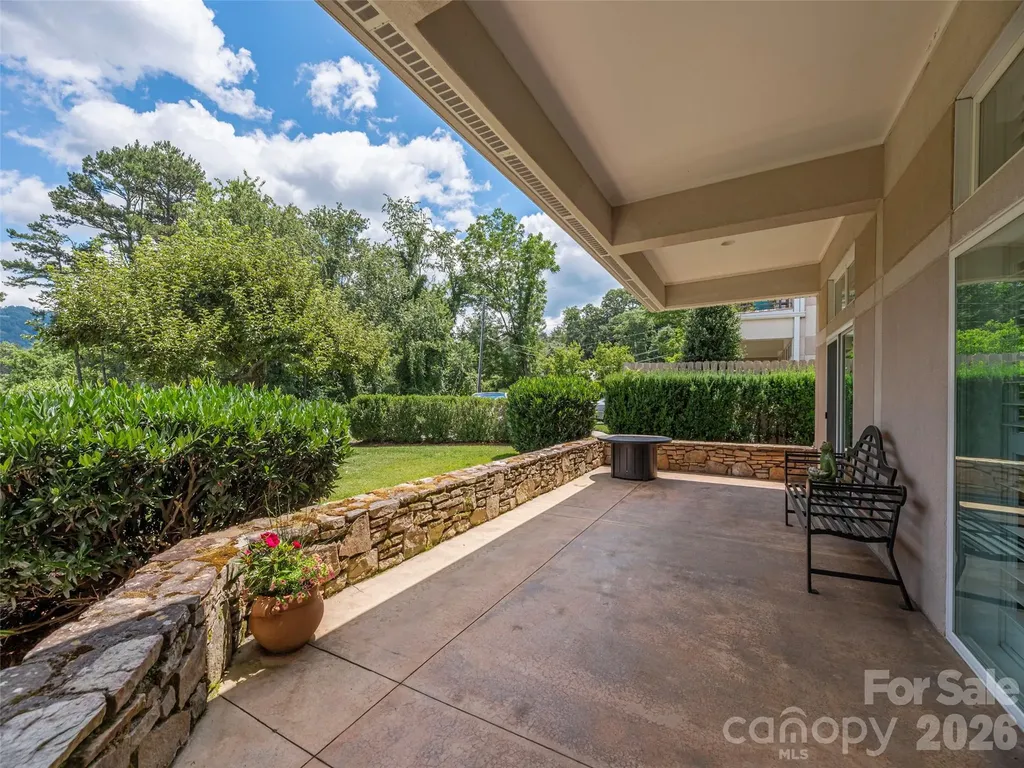 34 Dover Street Asheville NC 28804