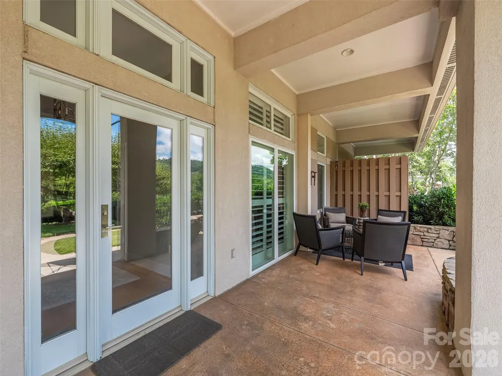 34 Dover Street Asheville NC 28804