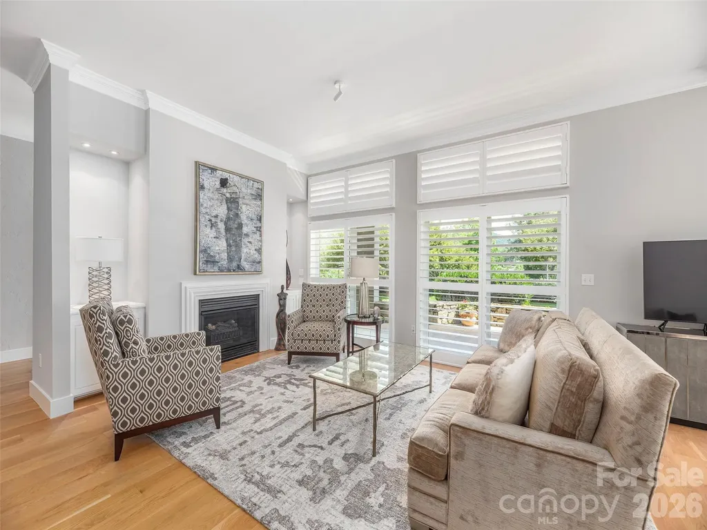 34 Dover Street Asheville NC 28804