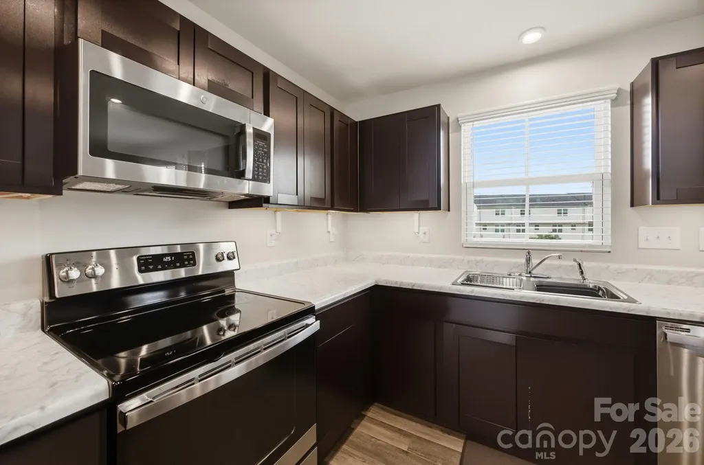6121 Cutwater Circle Charlotte NC 28269