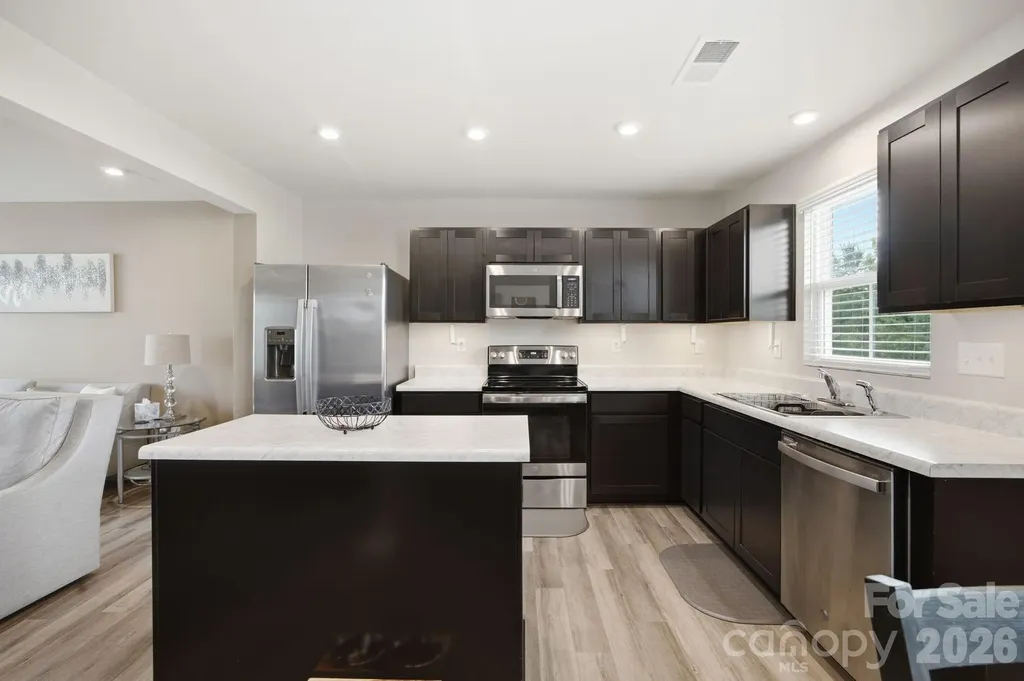 6121 Cutwater Circle Charlotte NC 28269
