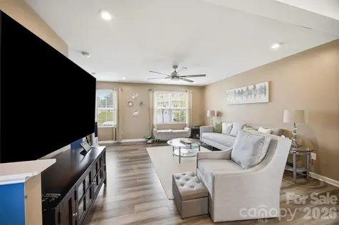 6121 Cutwater Circle Charlotte NC 28269