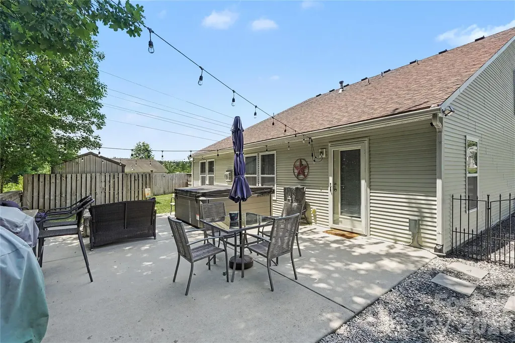 1729 Red Bird Circle Concord NC 28025