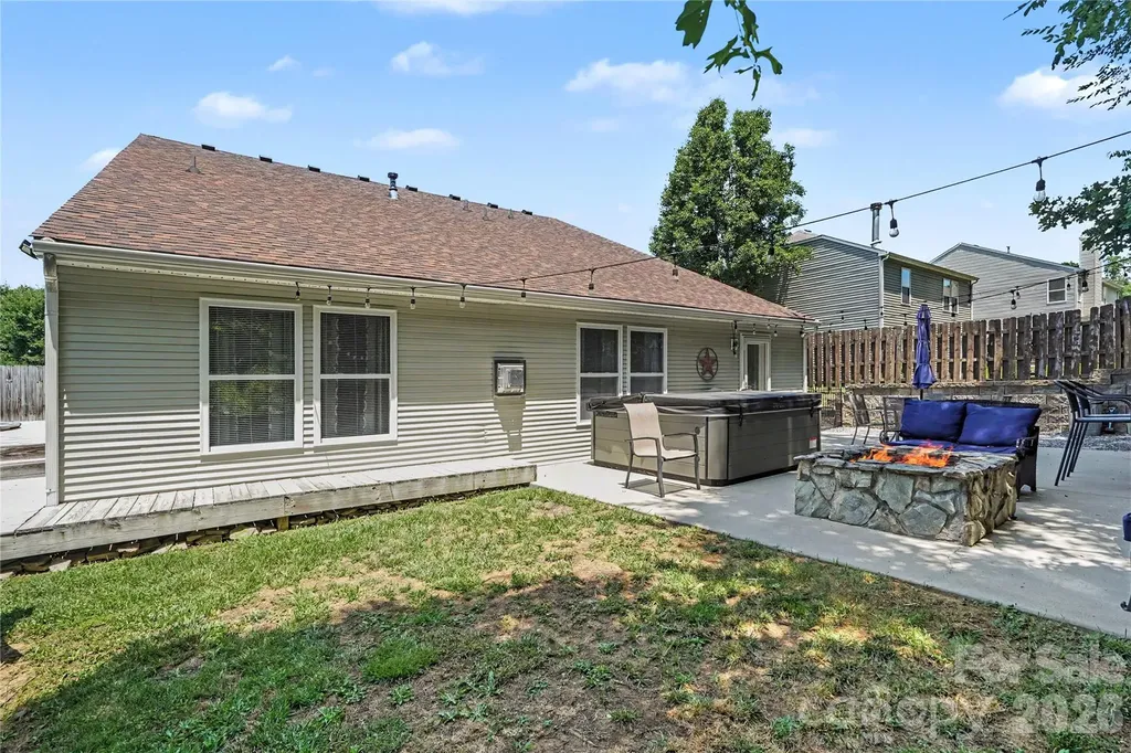 1729 Red Bird Circle Concord NC 28025