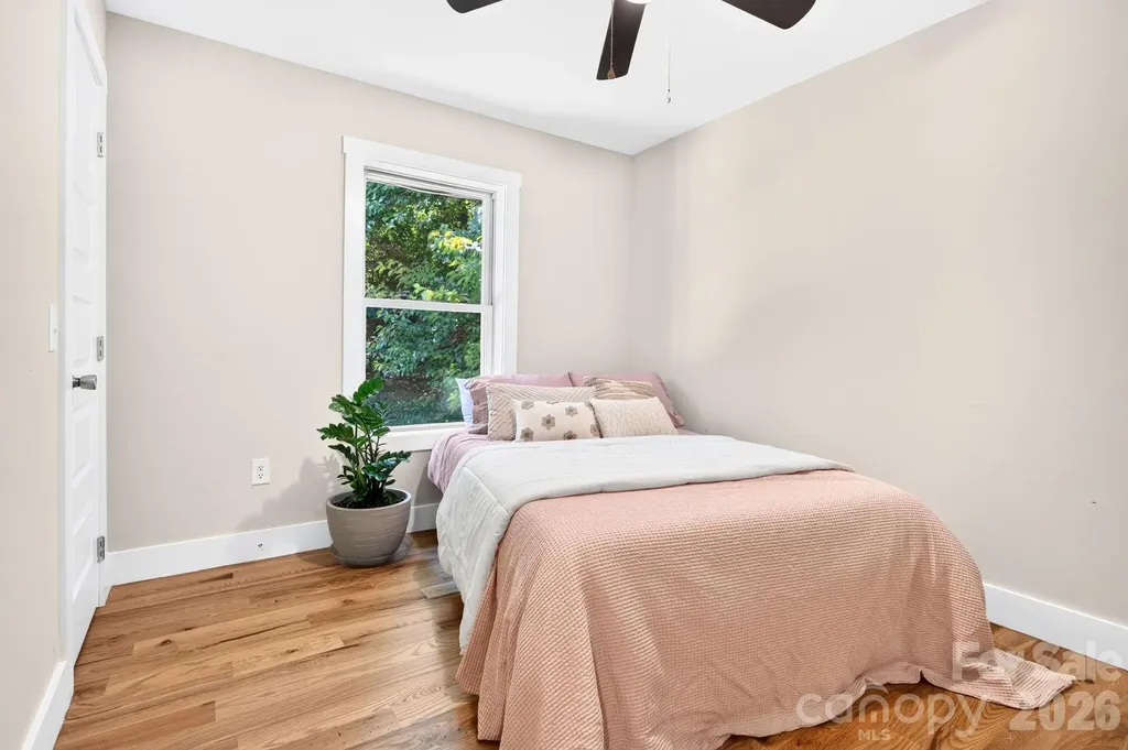 2546 Old Clyde Road Clyde NC 28721