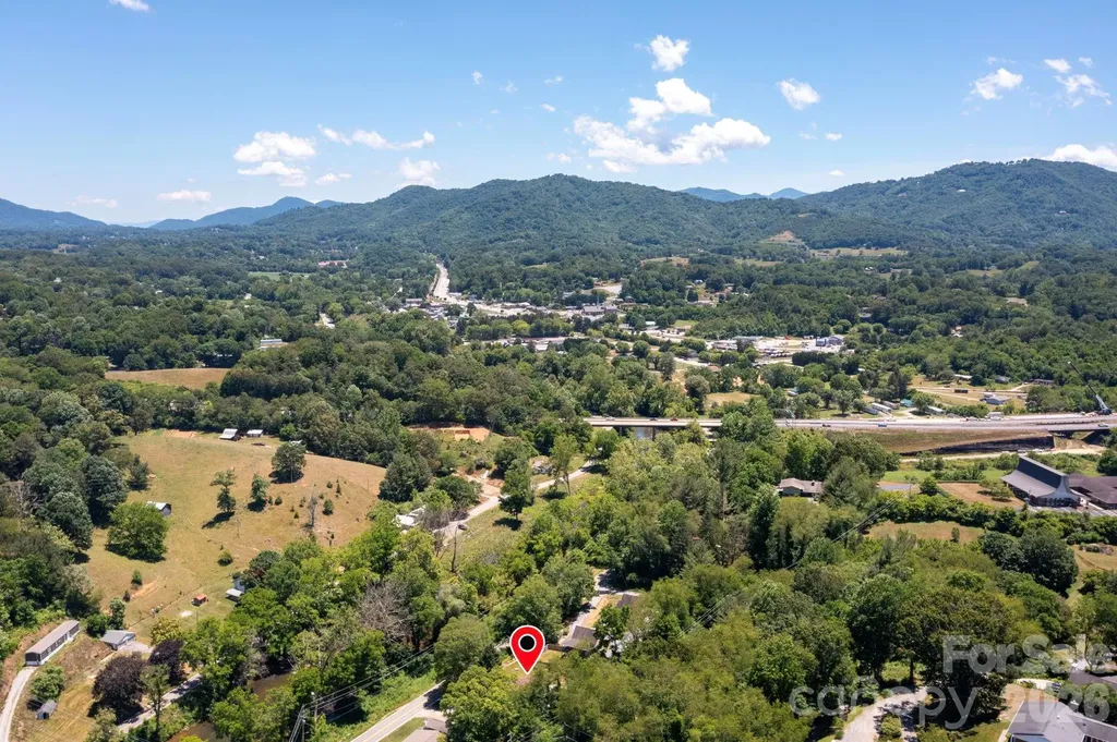 2546 Old Clyde Road Clyde NC 28721
