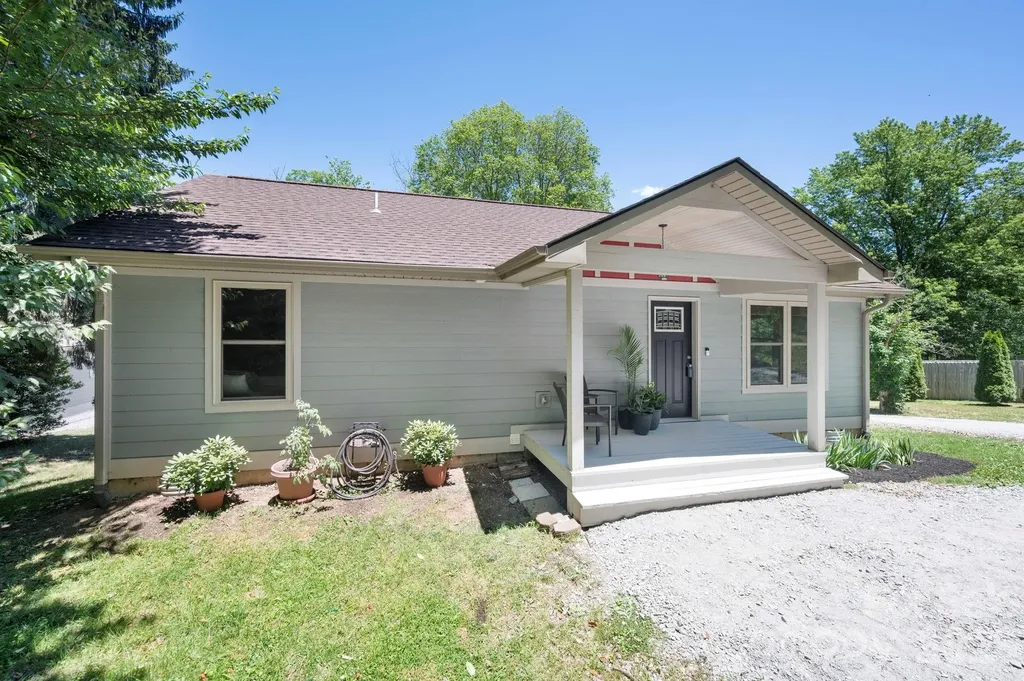 2546 Old Clyde Road Clyde NC 28721