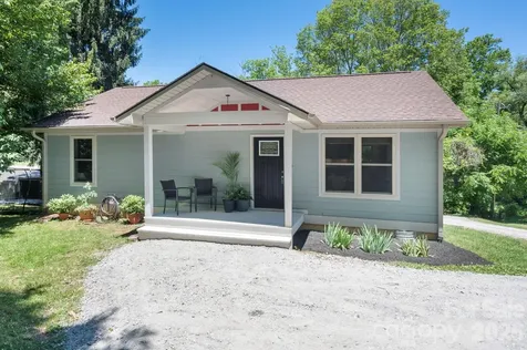 2546 Old Clyde Road Clyde NC 28721