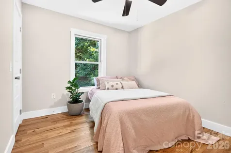 2546 Old Clyde Road Clyde NC 28721
