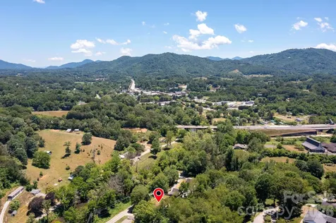 2546 Old Clyde Road Clyde NC 28721