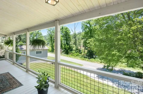 2546 Old Clyde Road Clyde NC 28721