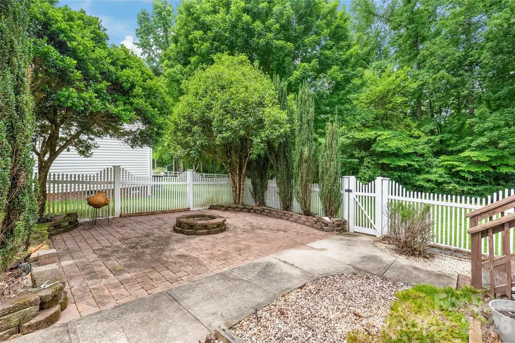 11786 Crossroads Place Concord NC 28025