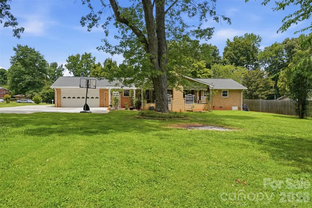 6108 Mallard Drive Charlotte NC 28227