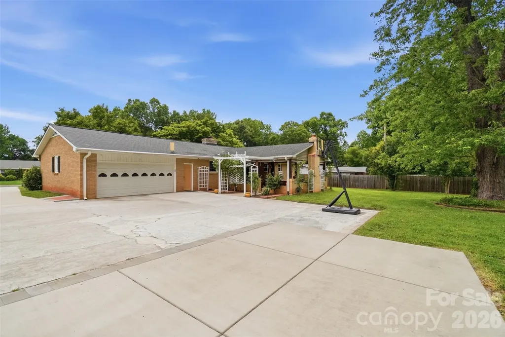 6108 Mallard Drive Charlotte NC 28227