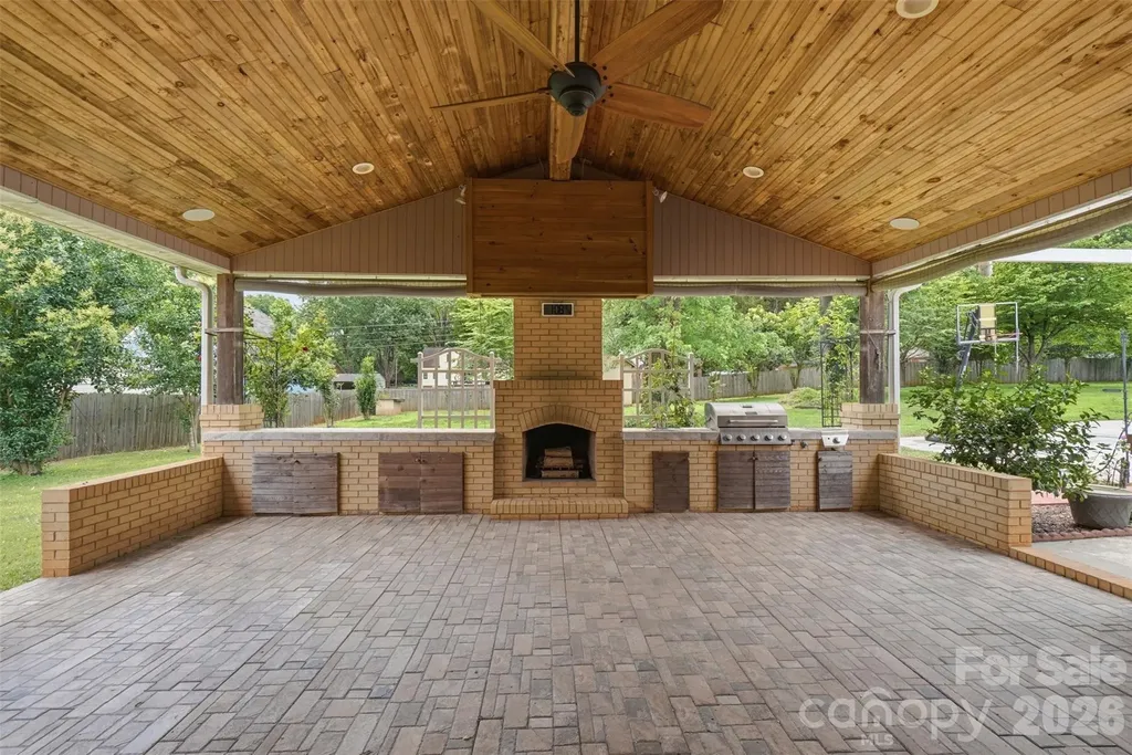 6108 Mallard Drive Charlotte NC 28227