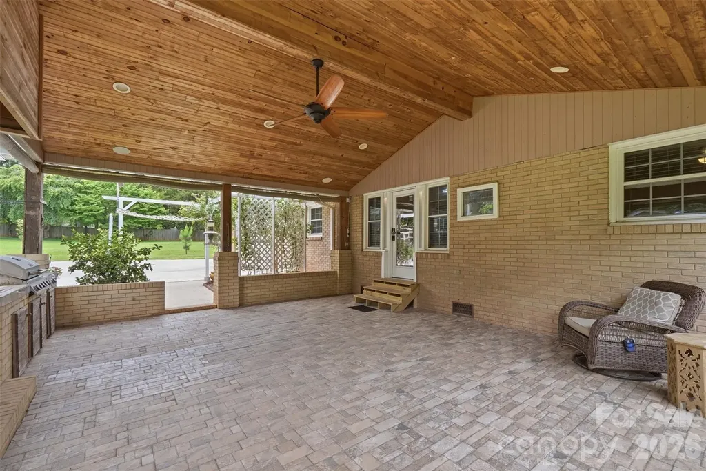 6108 Mallard Drive Charlotte NC 28227