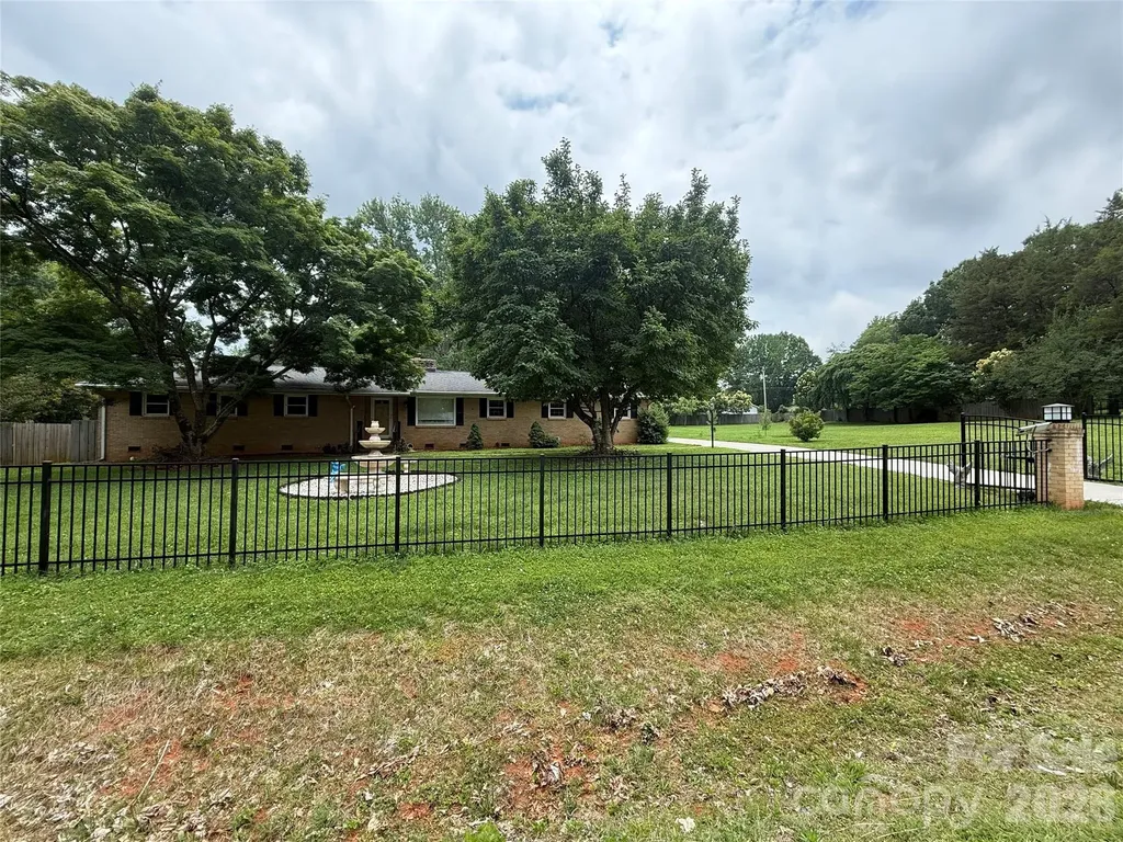6108 Mallard Drive S Charlotte NC 28227