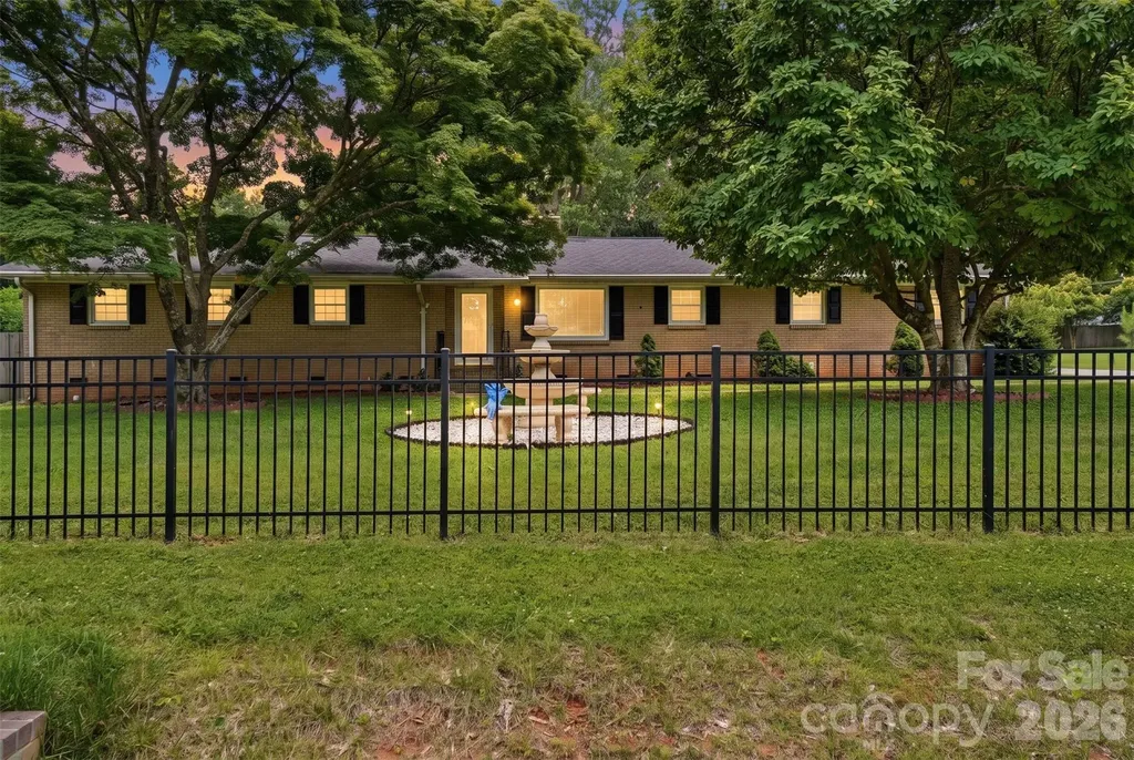 6108 Mallard Drive Charlotte NC 28227
