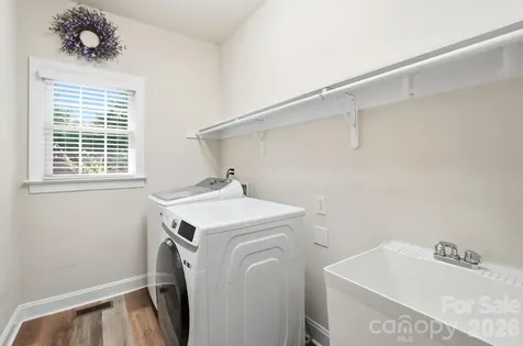 9915 Nicole Lane Charlotte NC 28269