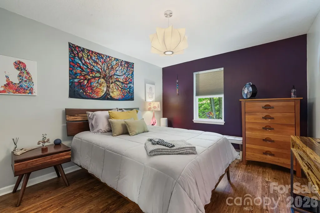 72 Owens Bell Lane Asheville NC 28801