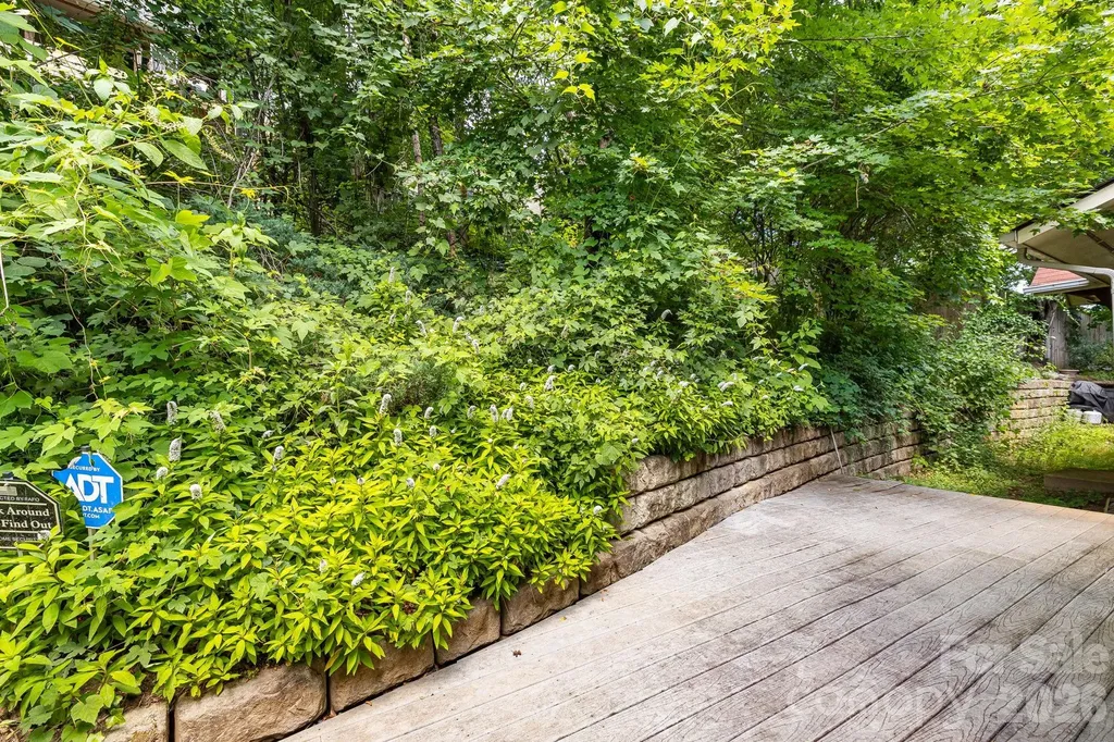 72 Owens Bell Lane Asheville NC 28801