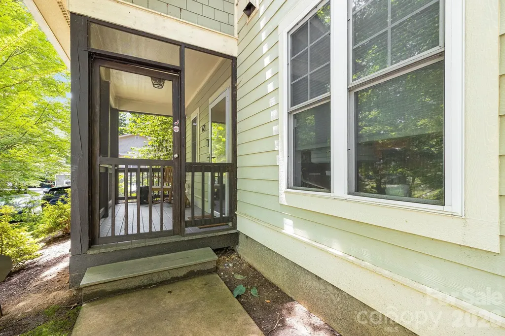 72 Owens Bell Lane Asheville NC 28801