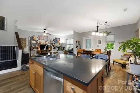 72 Owens Bell Lane Asheville NC 28801