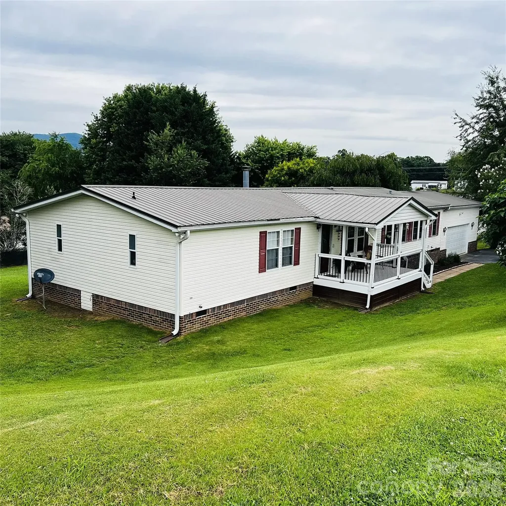 22 Sweet Briar Path Way Hendersonville NC 28792