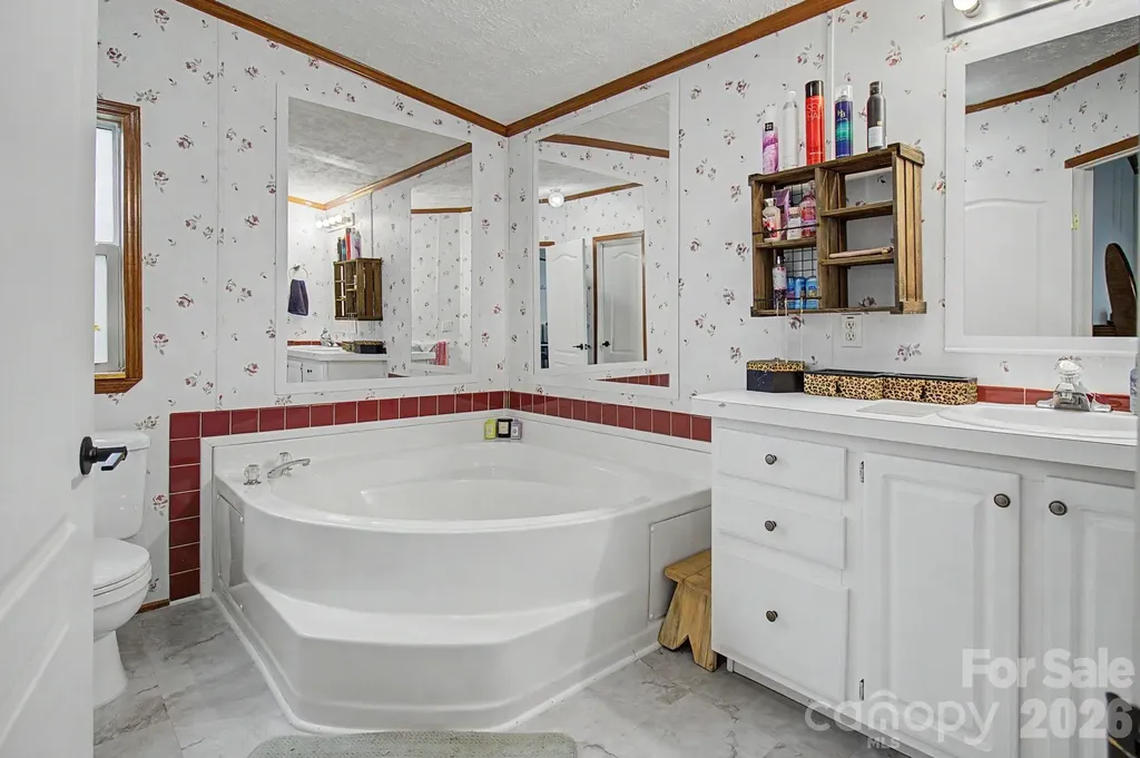 22 Sweet Briar Path Way Hendersonville NC 28792
