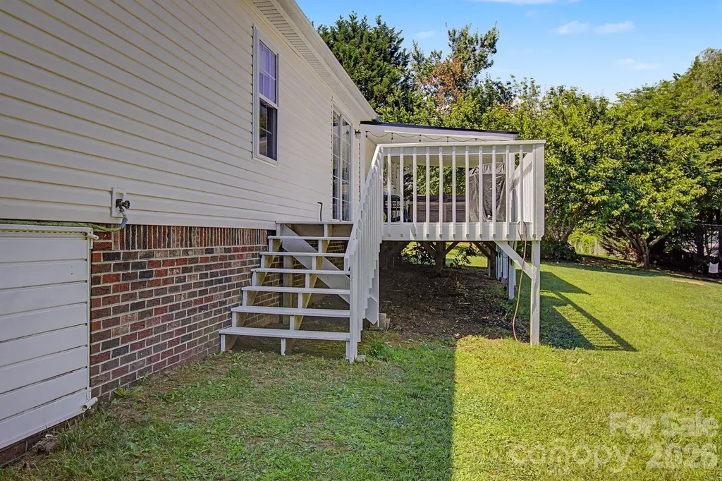 22 Sweet Briar Path Way Hendersonville NC 28792