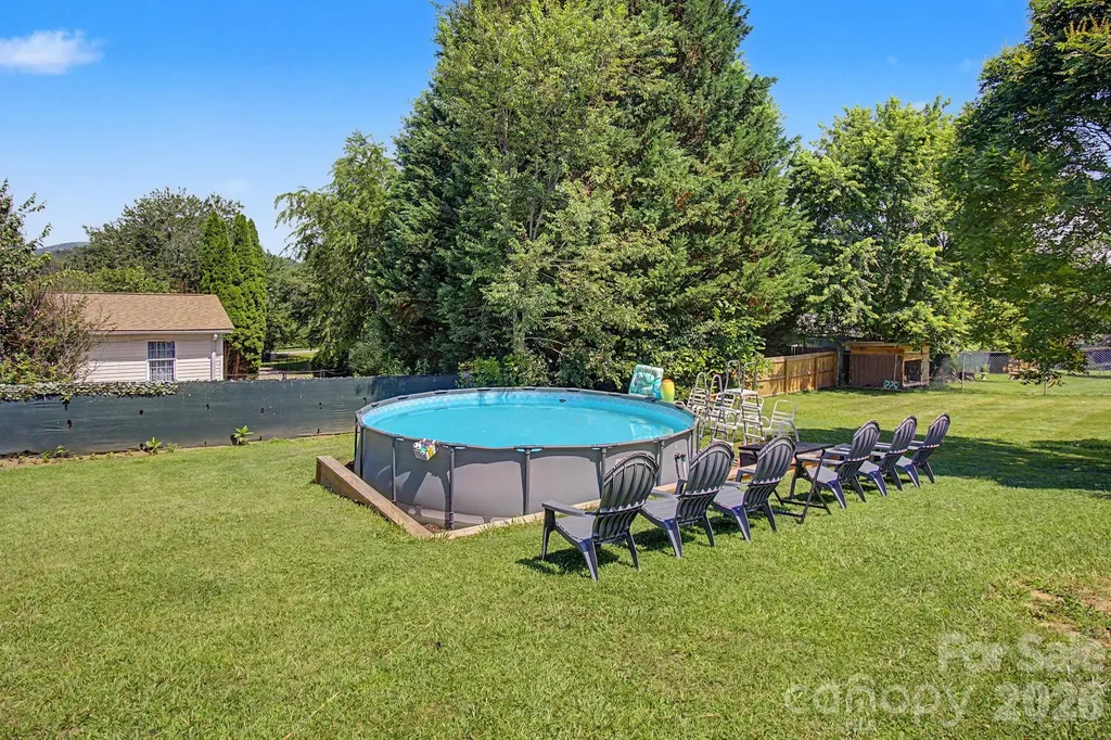 22 Sweet Briar Path Way Hendersonville NC 28792