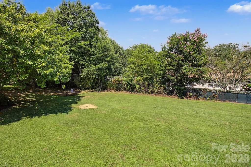 22 Sweet Briar Path Way Hendersonville NC 28792