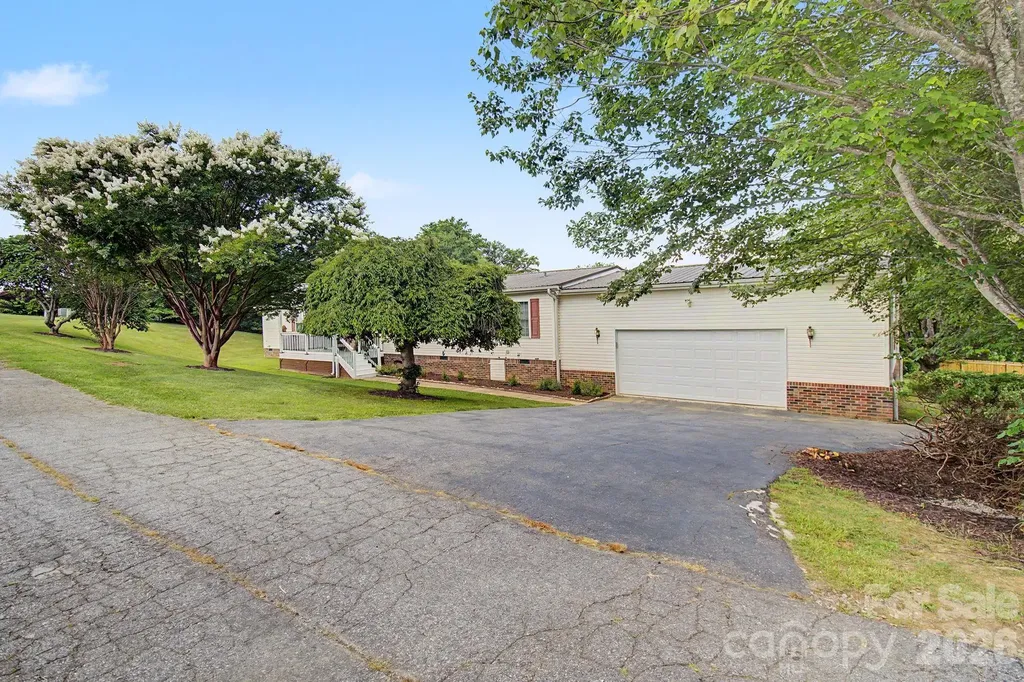 22 Sweet Briar Path Way Hendersonville NC 28792