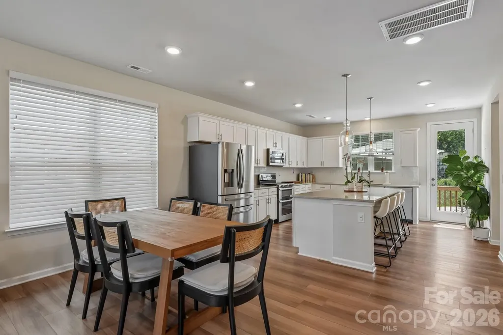 10122 Hemingway Place Charlotte NC 28227