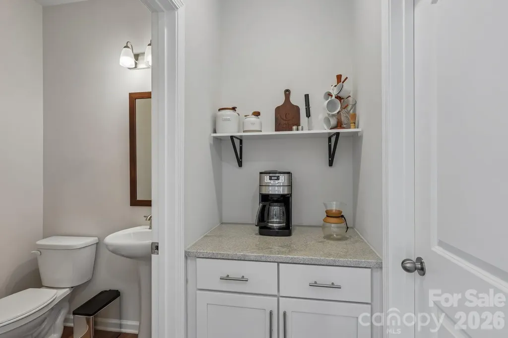 10122 Hemingway Place Charlotte NC 28227