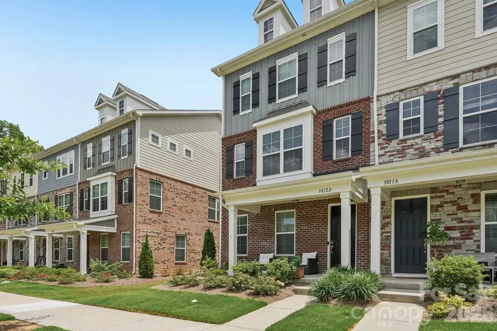 10122 Hemingway Place Charlotte NC 28227