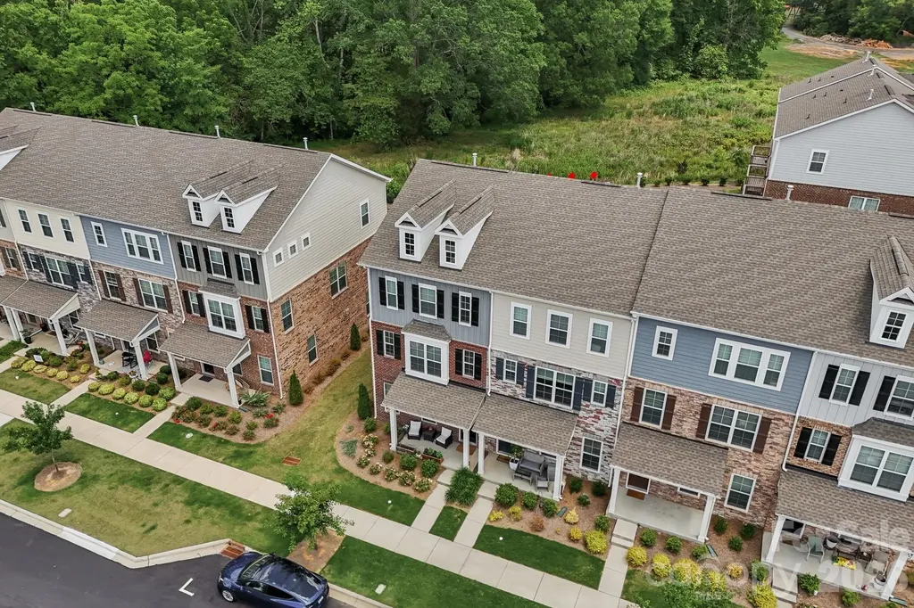 10122 Hemingway Place Charlotte NC 28227