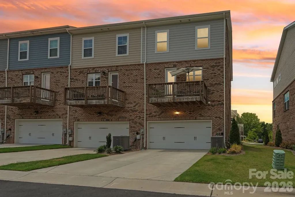 10122 Hemingway Place Charlotte NC 28227
