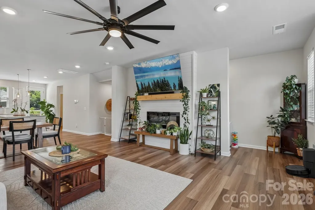 10122 Hemingway Place Charlotte NC 28227