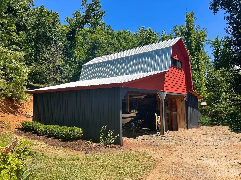 2825 Harrell Hill Road Bakersville NC 28705