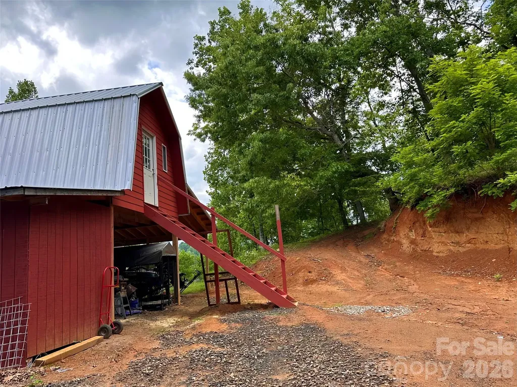 2825 Harrell Hill Road Bakersville NC 28705