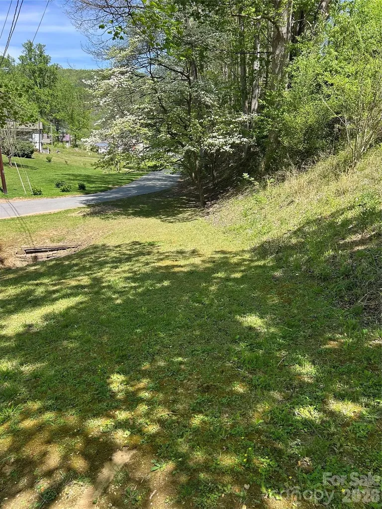 128 W Orchard Street Old Fort NC 28762