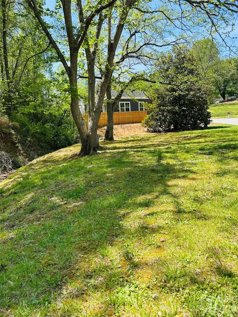 128 W Orchard Street Old Fort NC 28762