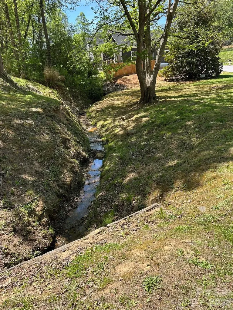 128 W Orchard Street Old Fort NC 28762