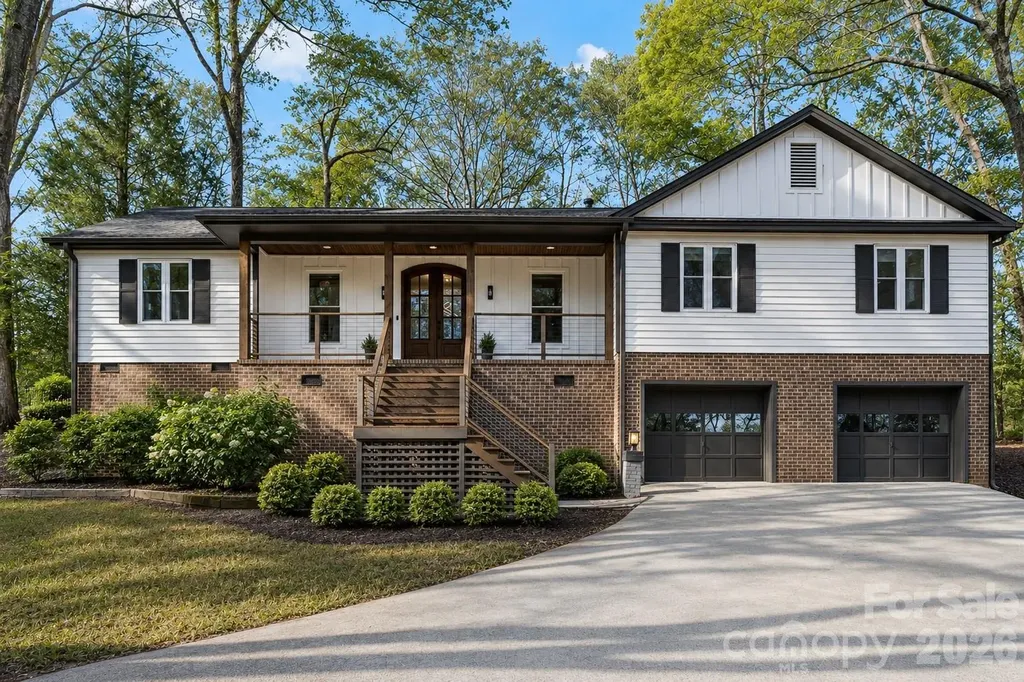 16 Tanglewood Road Lake Wylie SC 29710